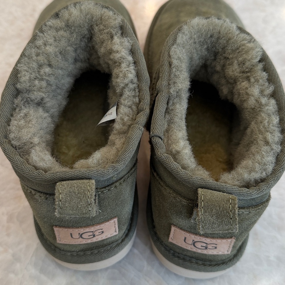 Classic Ultra Mini Boot - Picture 2 of 5